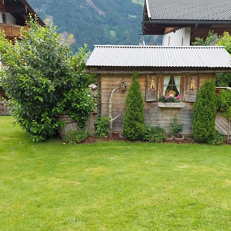 Gaestehaus Christoph Ried im Zillertal Exterior photo