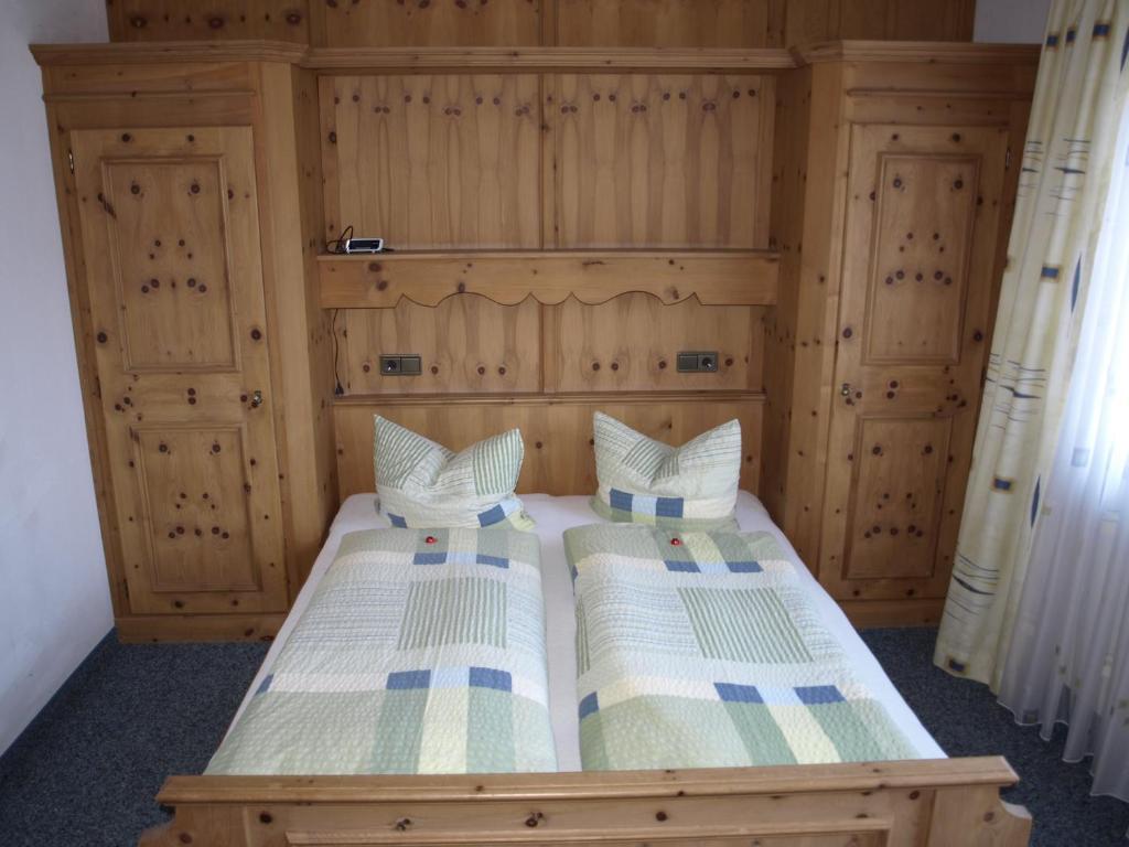 Gaestehaus Christoph Ried im Zillertal Room photo