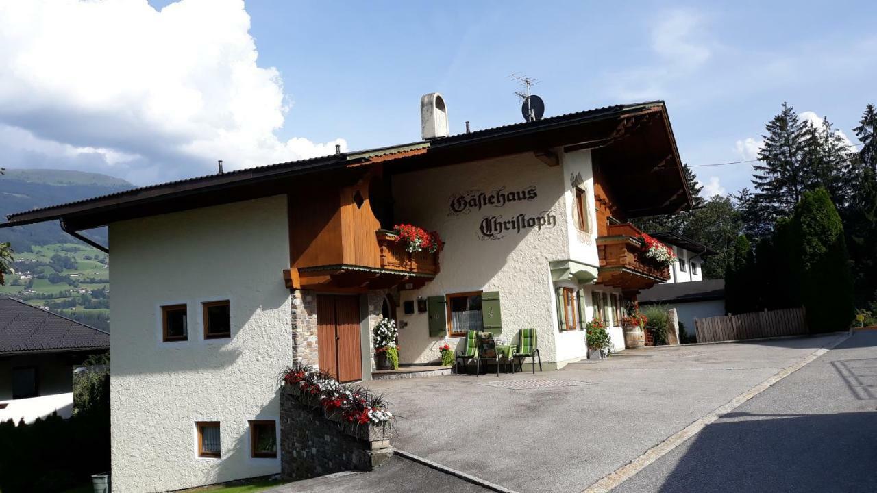 Gaestehaus Christoph Ried im Zillertal Exterior photo